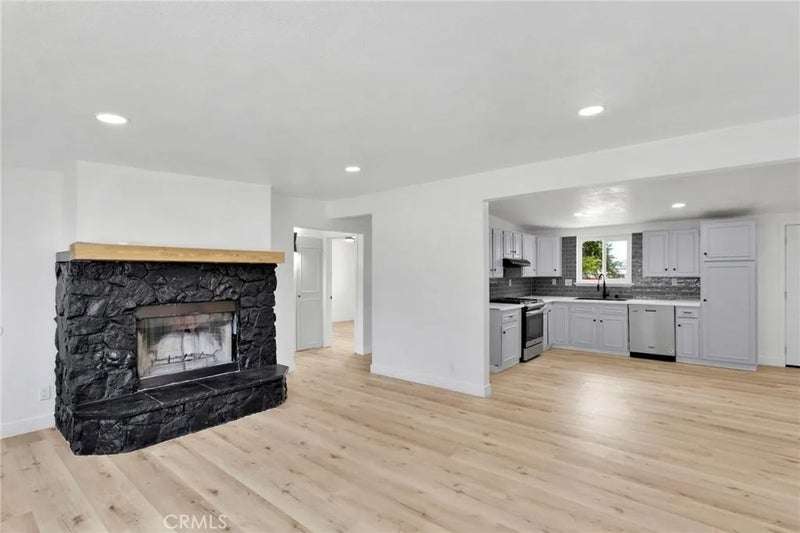 12556 Hickory