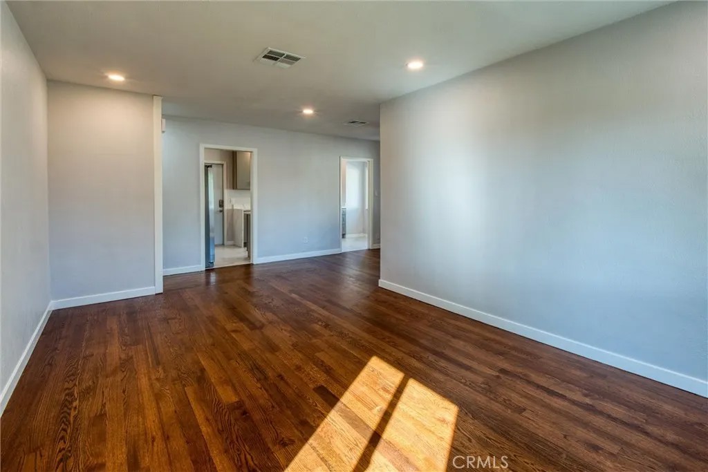 8237 Arnett