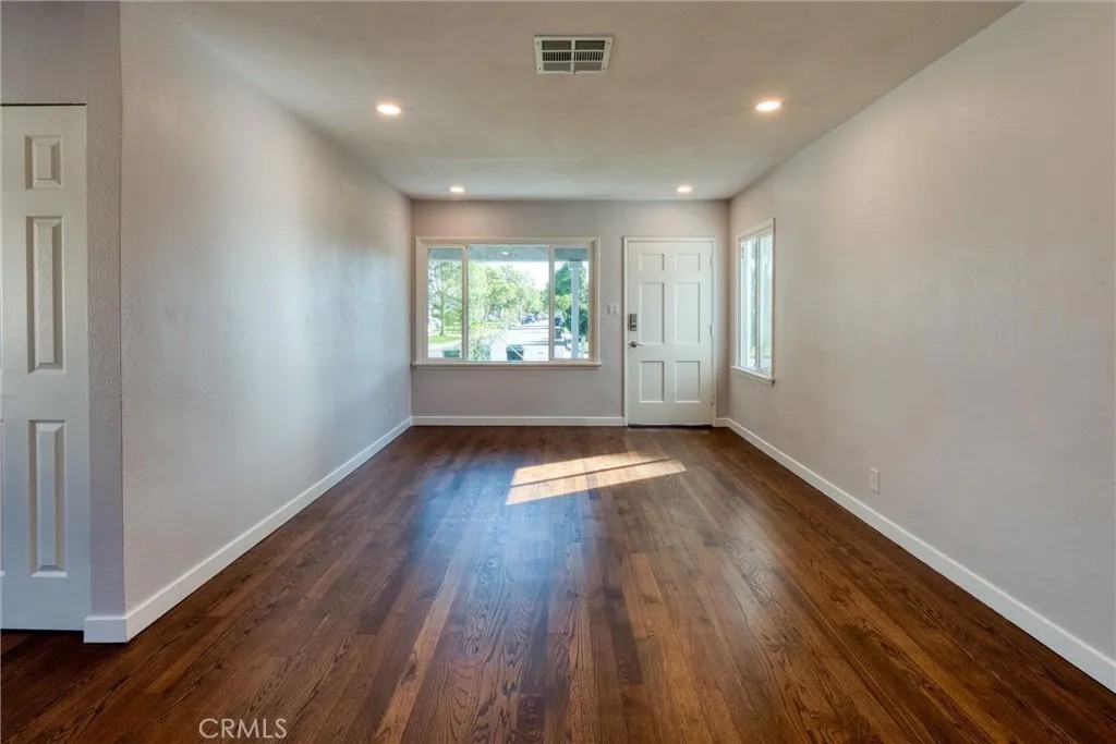 8237 Arnett