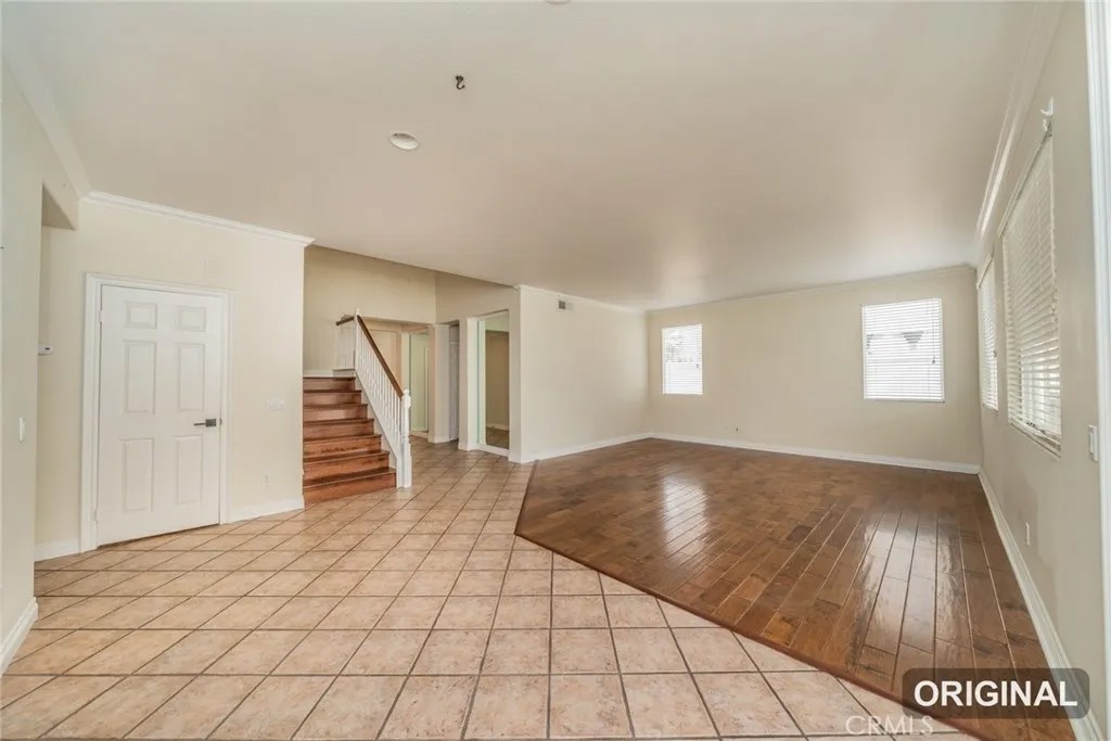 24320 Calle Estancia