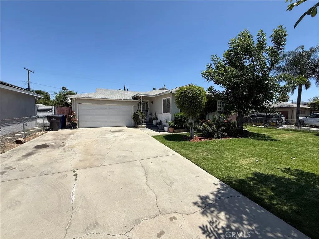 Photo of 4547 Jones Avenue, Riverside, CA 92505 (MLS # IV26124937)