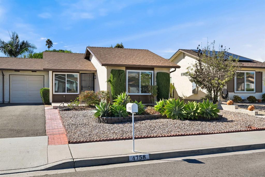 Photo of 4758 Westridge Dr, Oceanside, CA 92056 (MLS # 2600528)