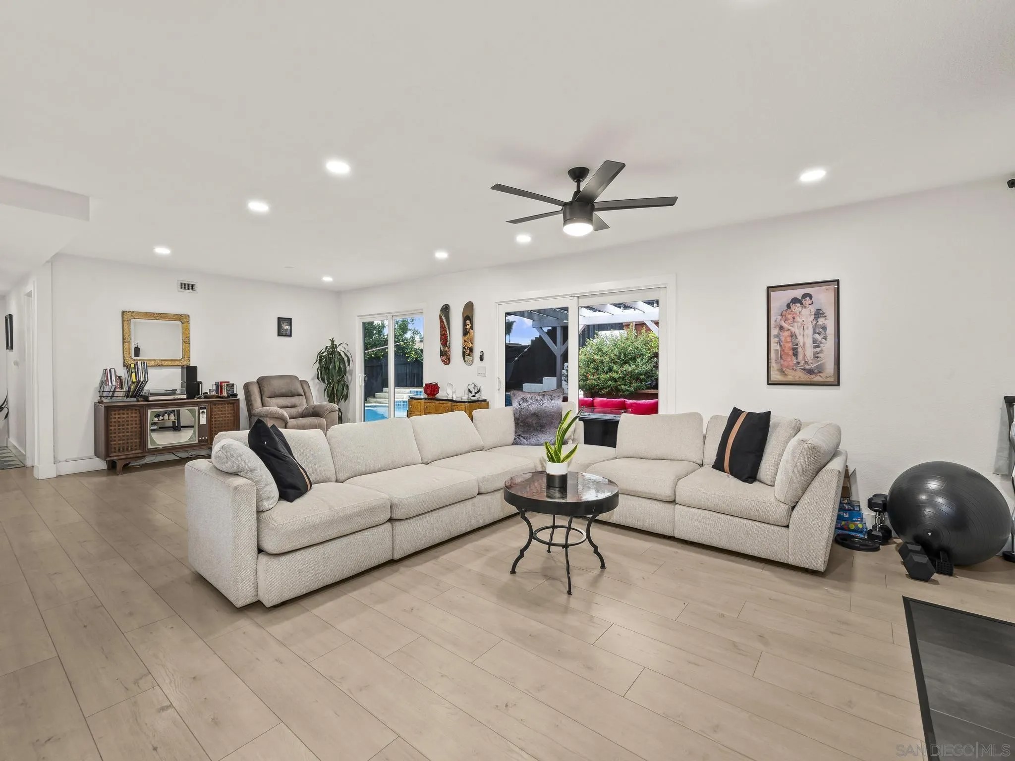 10252 Santana Street