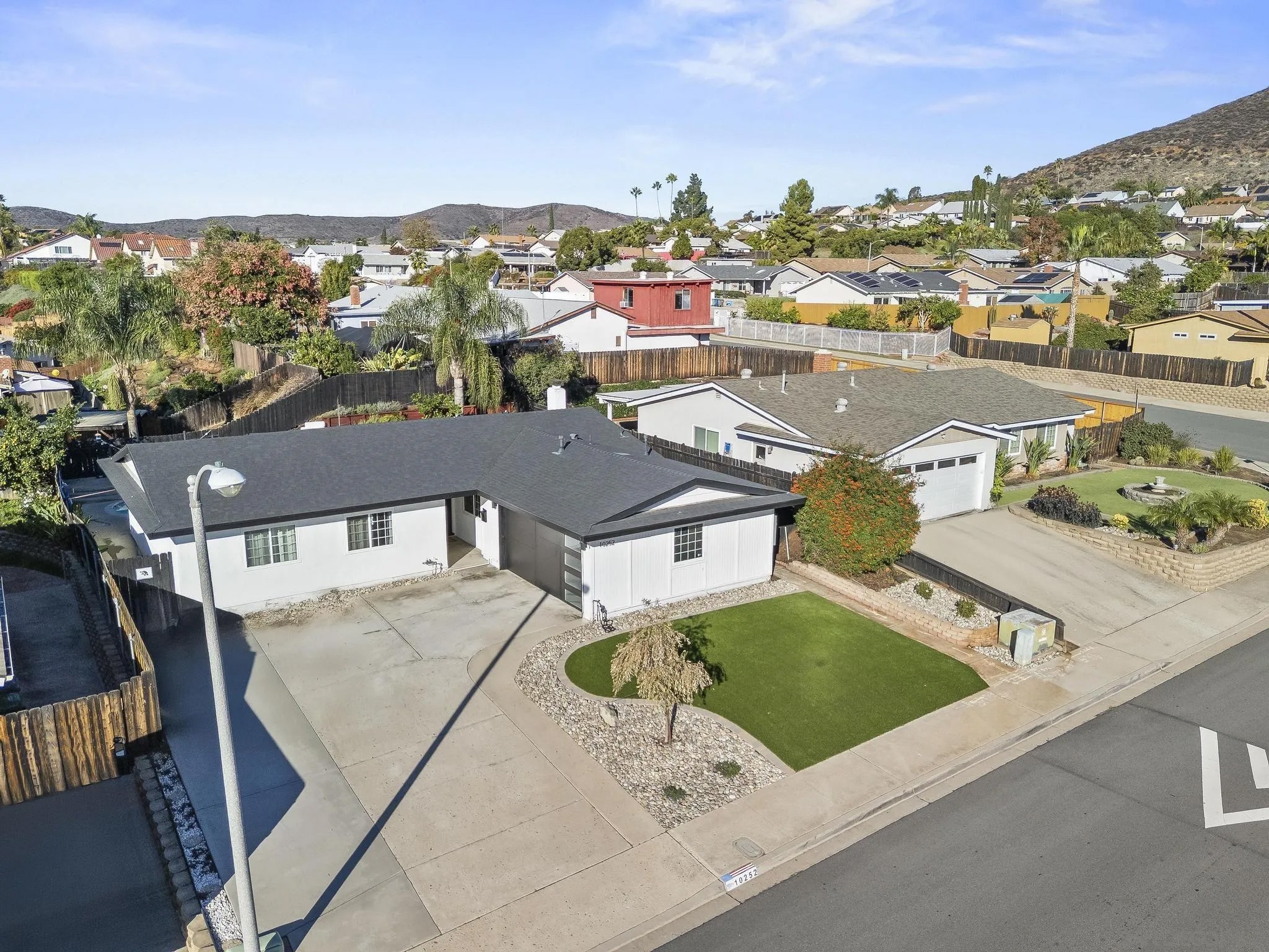 10252 Santana Street