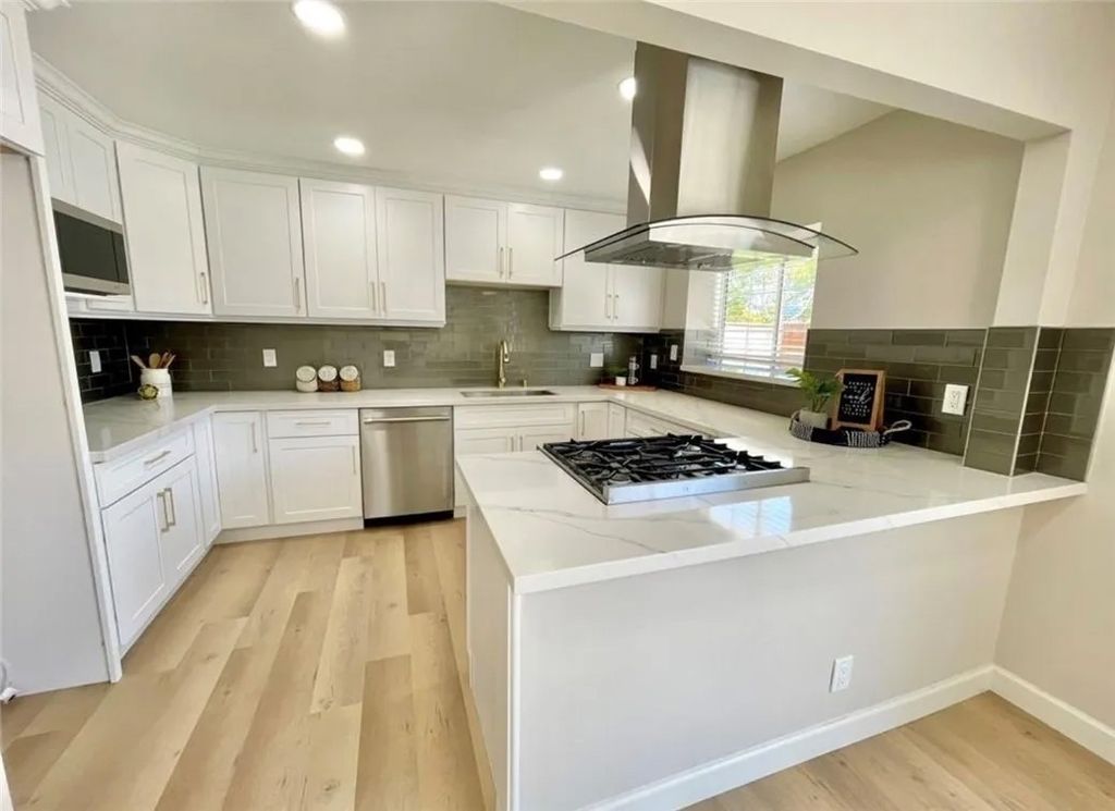 Photo of 2256 Rutgers Dr, Costa Mesa, CA 92626 (MLS # LG25281757)