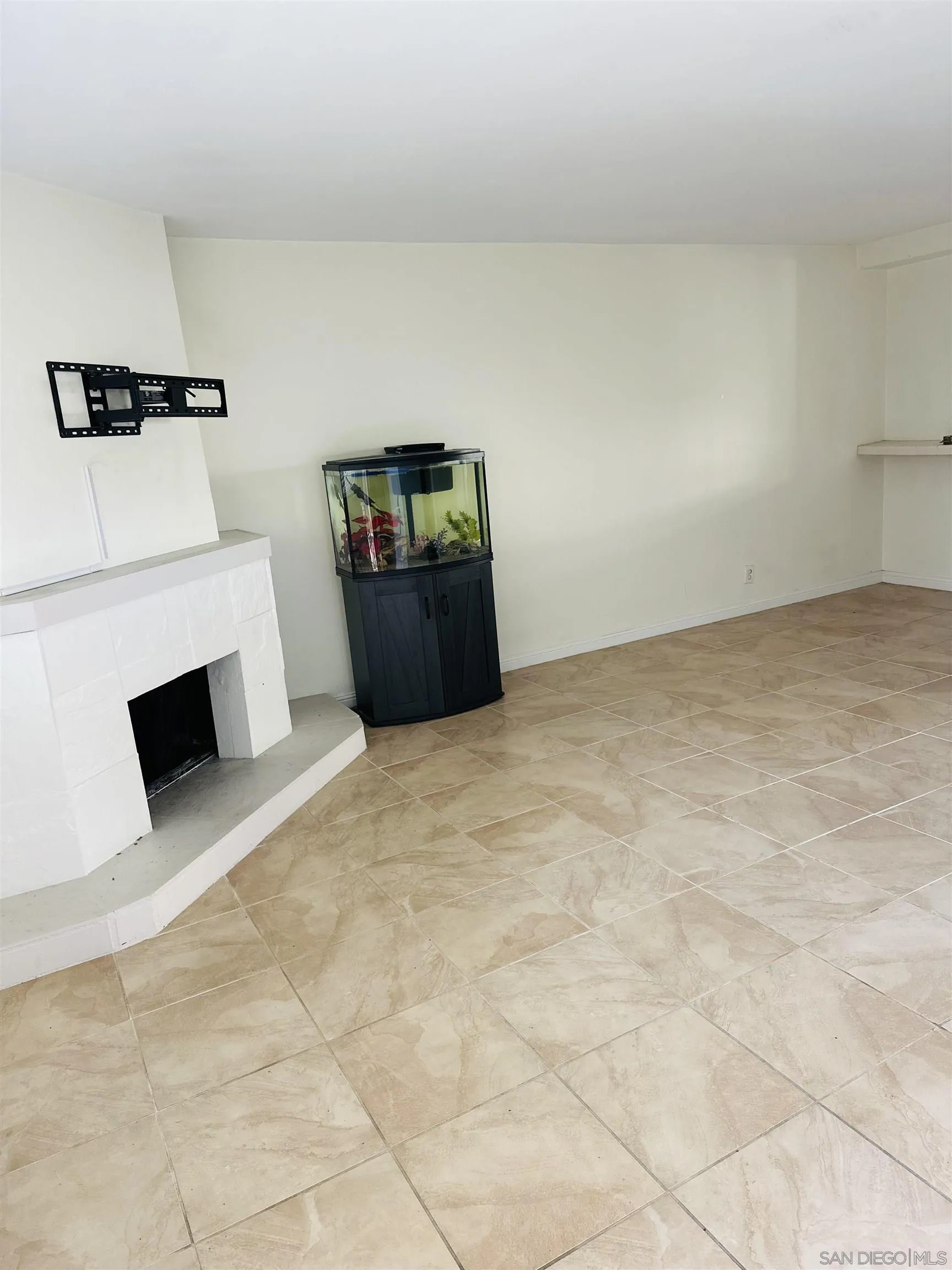 5750 Friars Road 208