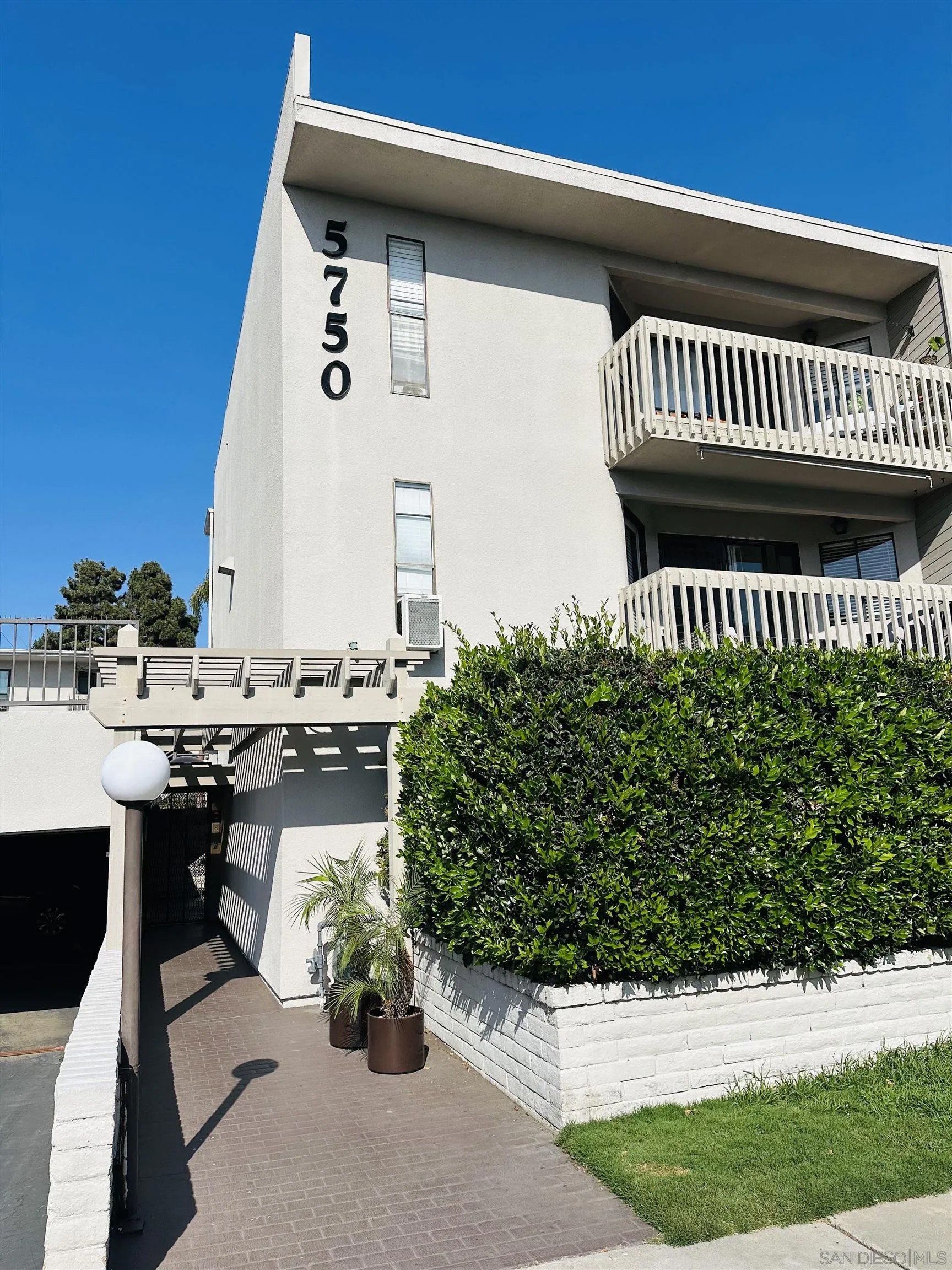 5750 Friars Road 208