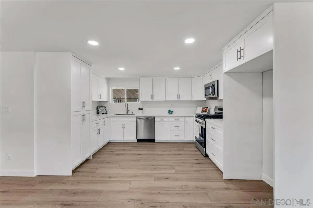 Lakeside, California 92040, United States, 3 Bedrooms Bedrooms, ,2 BathroomsBathrooms,Residential,Active,107896