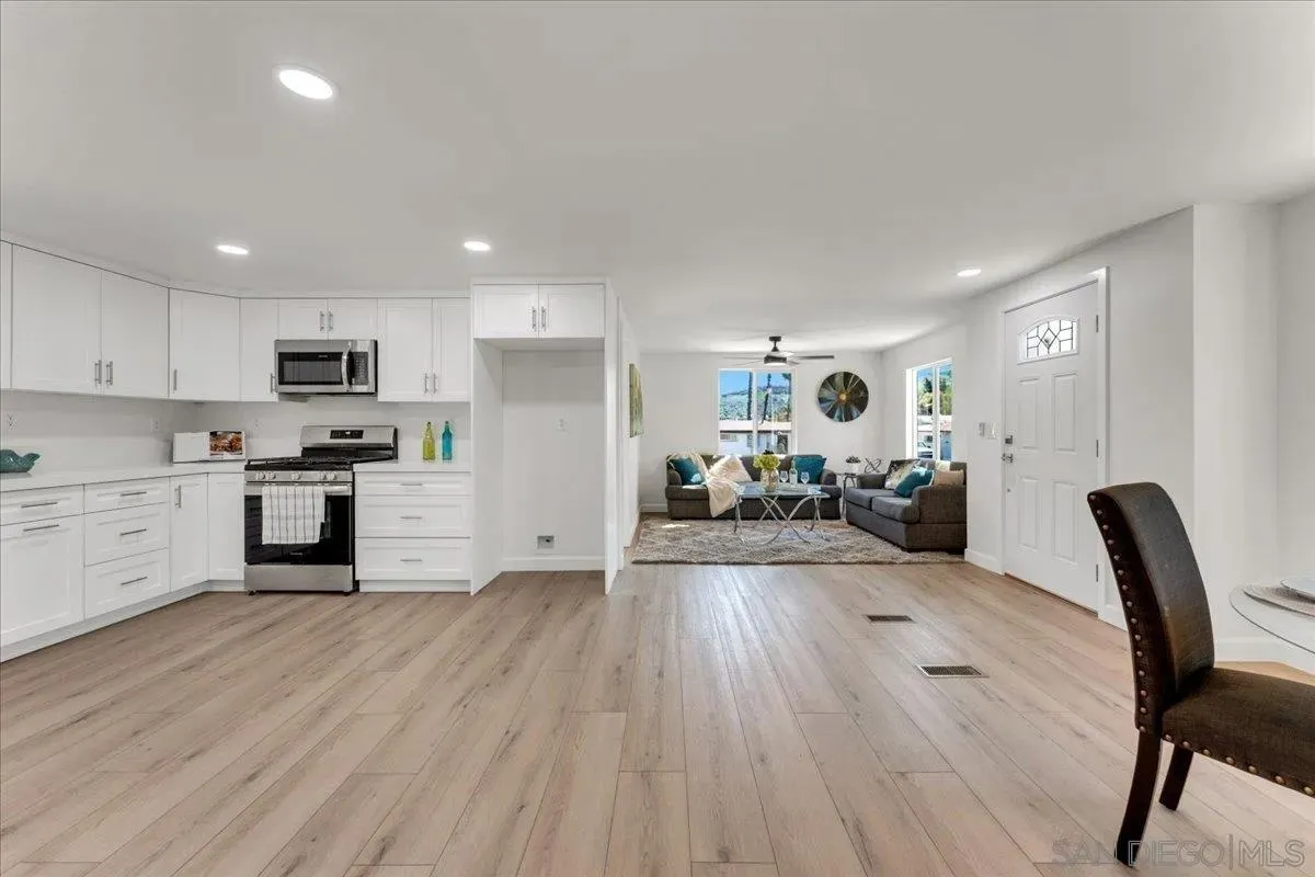 Lakeside, California 92040, United States, 3 Bedrooms Bedrooms, ,2 BathroomsBathrooms,Residential,Active,107896