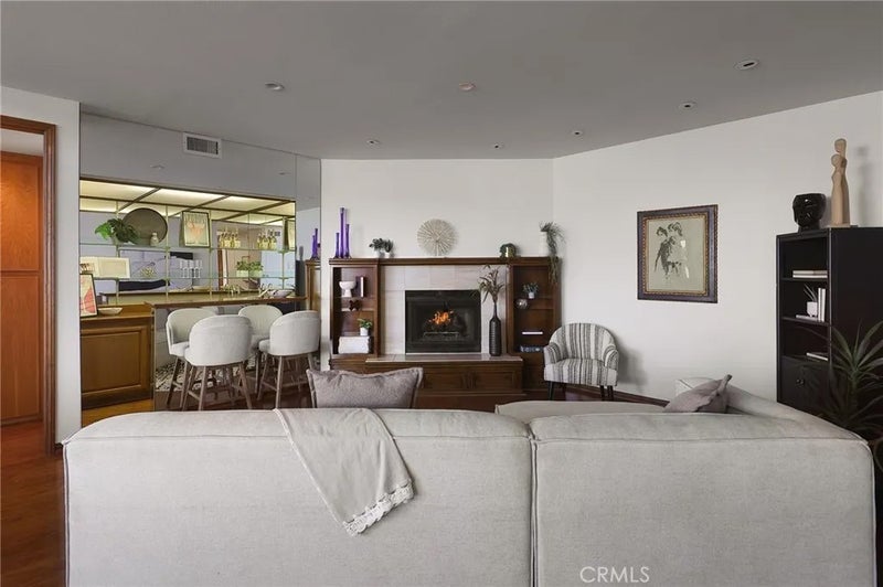 1432 Camden 301