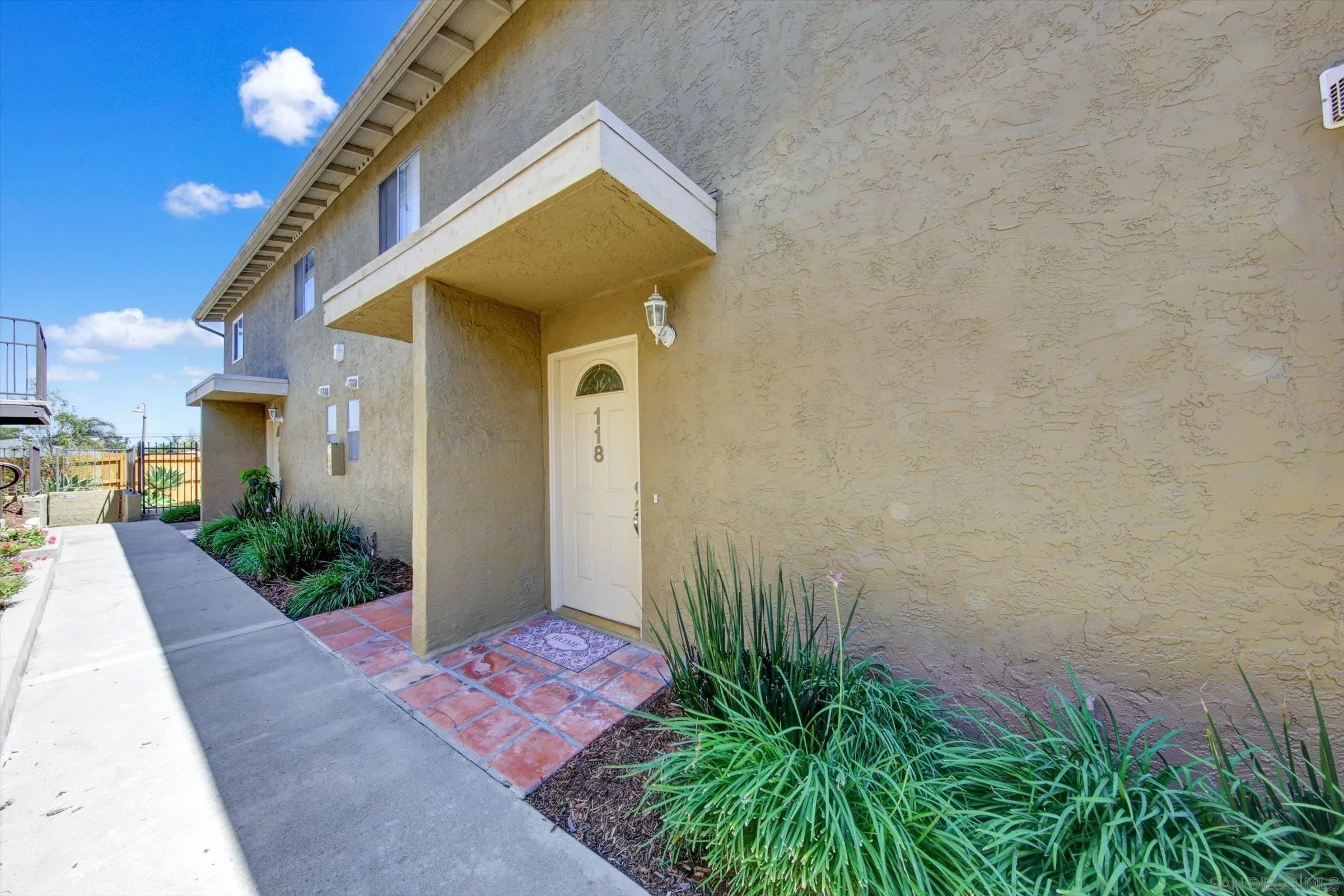 4777 Seminole Dr 118