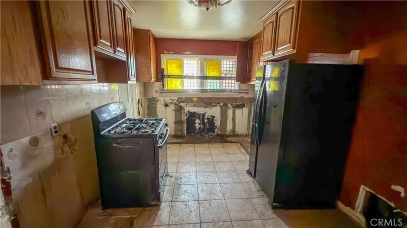 11439 Rosecrans
