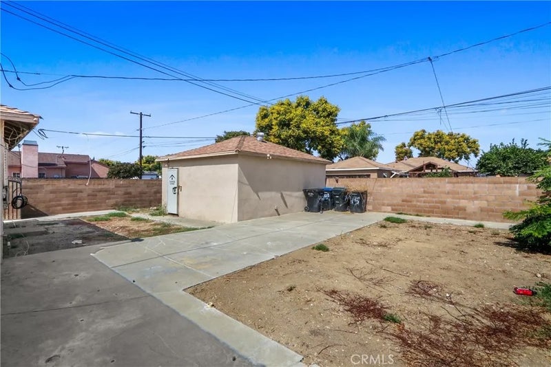 11439 Rosecrans