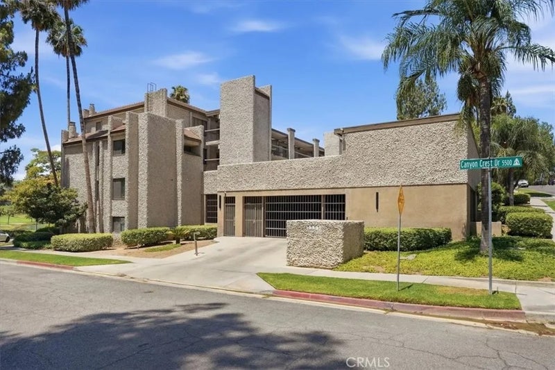 5555 Canyon Crest 2F