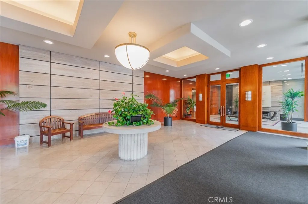800 W 1st Street 504