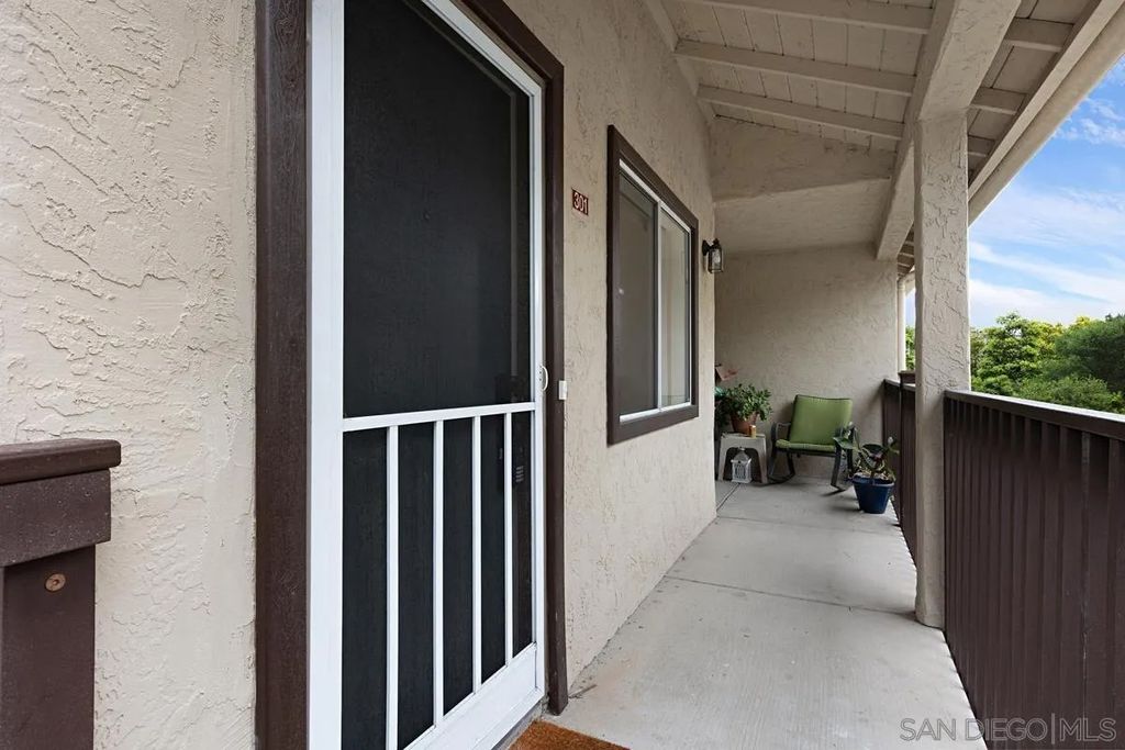 Photo of 3523 Caminito Sierra #301, Carlsbad, CA 92009 (MLS # 260011576)