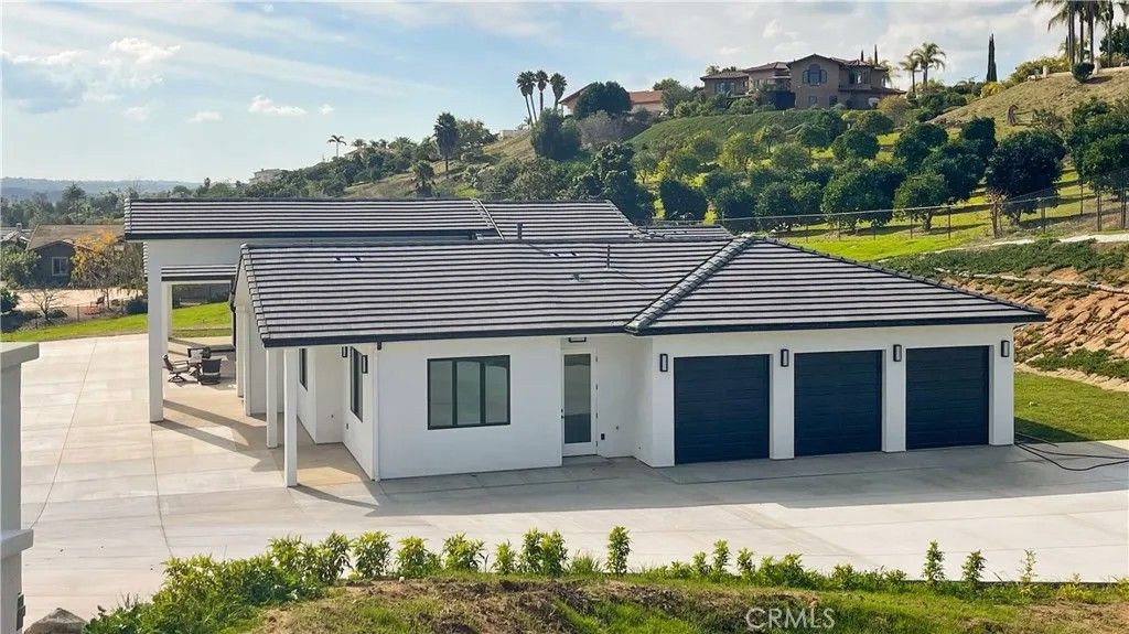 Photo of 2027 Via Monserate, Fallbrook, CA 92028 (MLS # OC25269068)