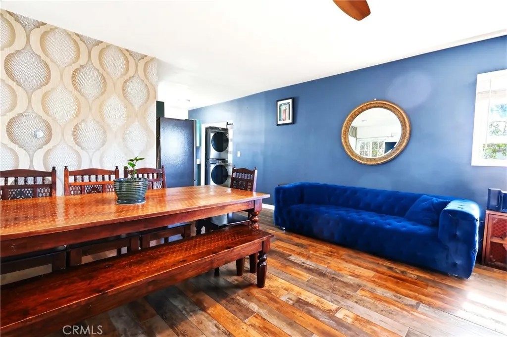 1394 N Raymond
