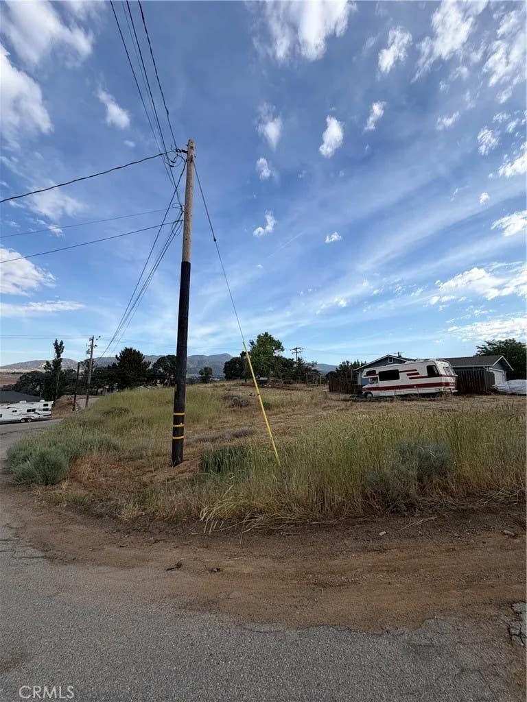Photo of 22117 Mccarthy DR, Tehachapi, CA 93561 (MLS # SR26100140)