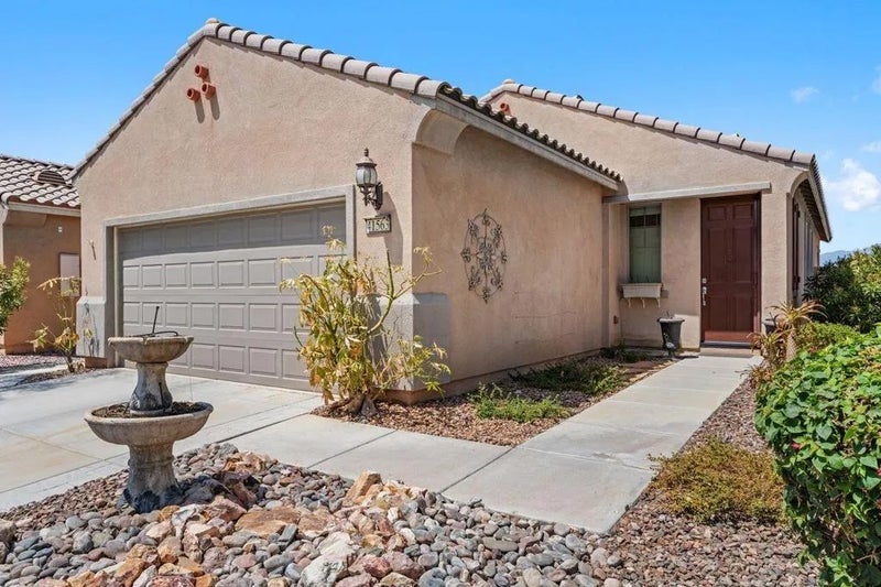 41563 Calle Pampas