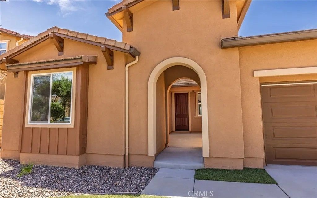 Photo of 19122 Graham Ln, Saugus, CA 91350 (MLS # SR26071491)