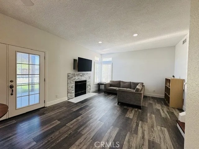 39779 Oak Cliff Drive