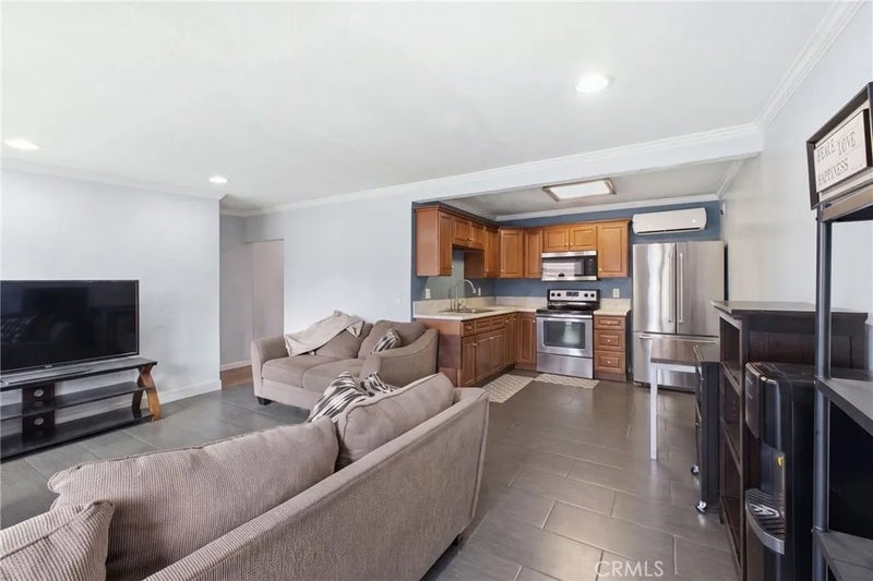 5789 Riverside