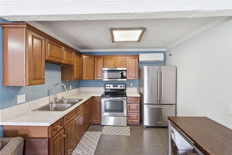 5789 Riverside