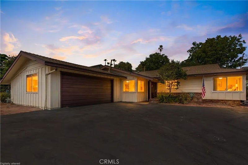 1065 Anza