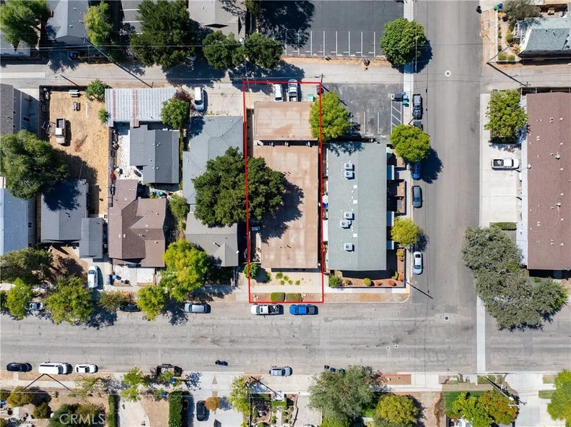 1635 Pine