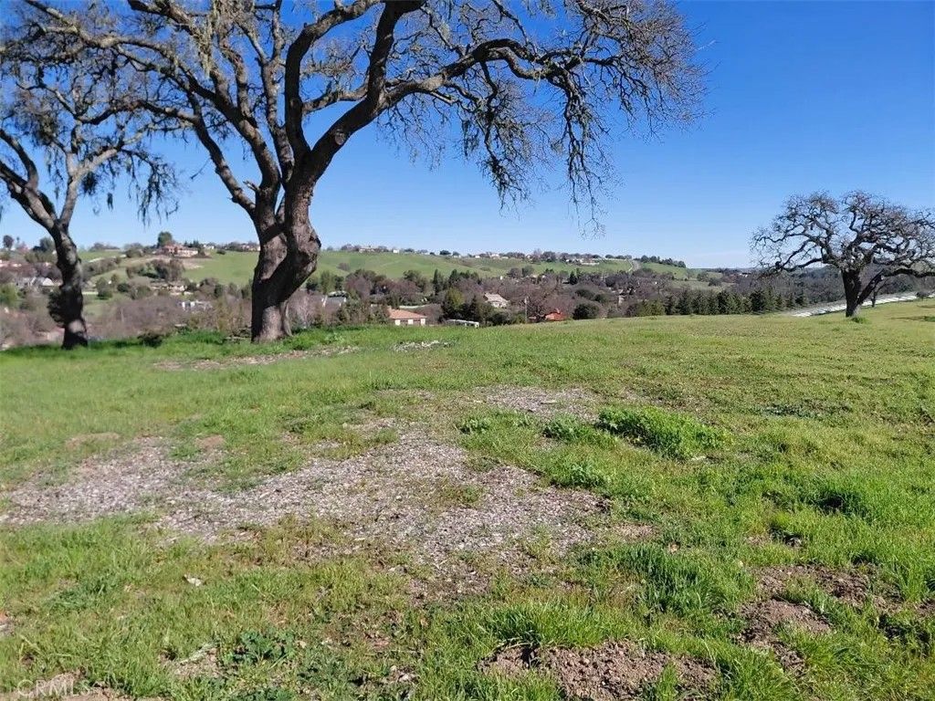 Photo of 1920 Fire Rock Loop, Templeton, CA 93465 (MLS # NS26019382)