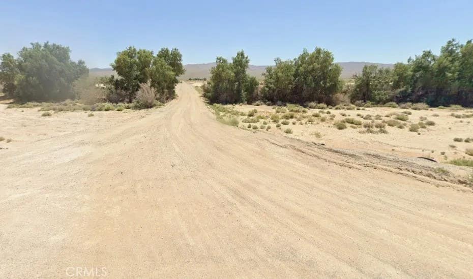 Photo of 40 Center ST, Newberry Springs, CA 92365 (MLS # HD26132018)