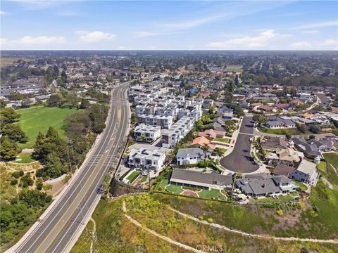 Tiny photo for 2112 Tidewater Circle, Costa Mesa, CA 92627 (MLS # NP26066238)
