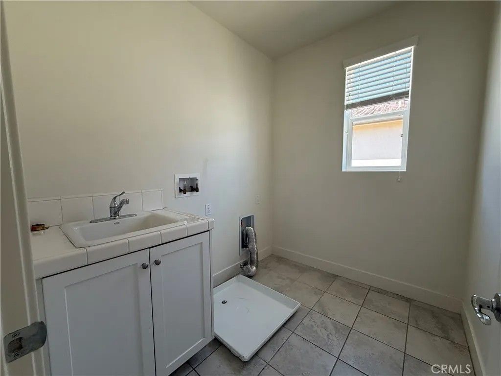 Photo of 19042 martino Ct, Canyon Country, CA 91350 (MLS # WS25252297)