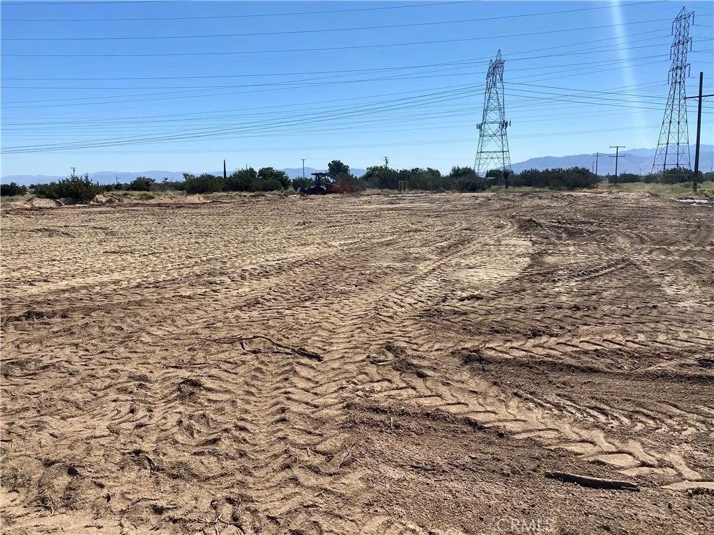 Photo of 14288 Cactus St, Hesperia, CA 92344 (MLS # HD26231402)
