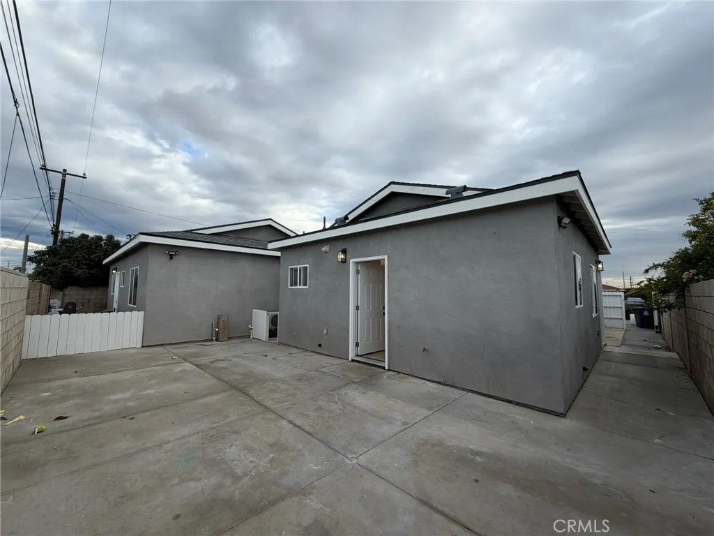 4721 W Oakfield