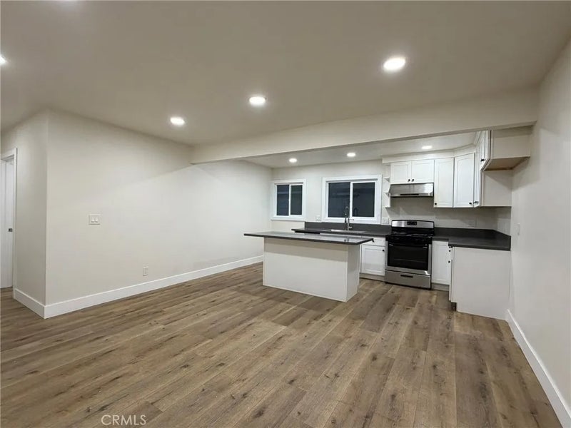 4721 W Oakfield