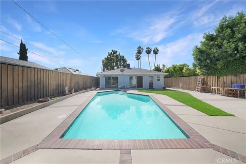 Tiny photo for 3837 Mountain View Avenue, Pasadena, CA 91170 (MLS # OC25248330)