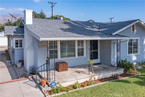 Tiny photo for 3837 Mountain View Avenue, Pasadena, CA 91170 (MLS # OC25248330)