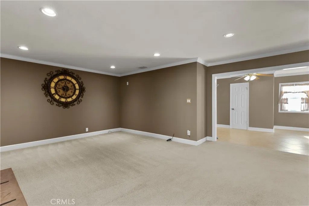 2929 E Hamilton