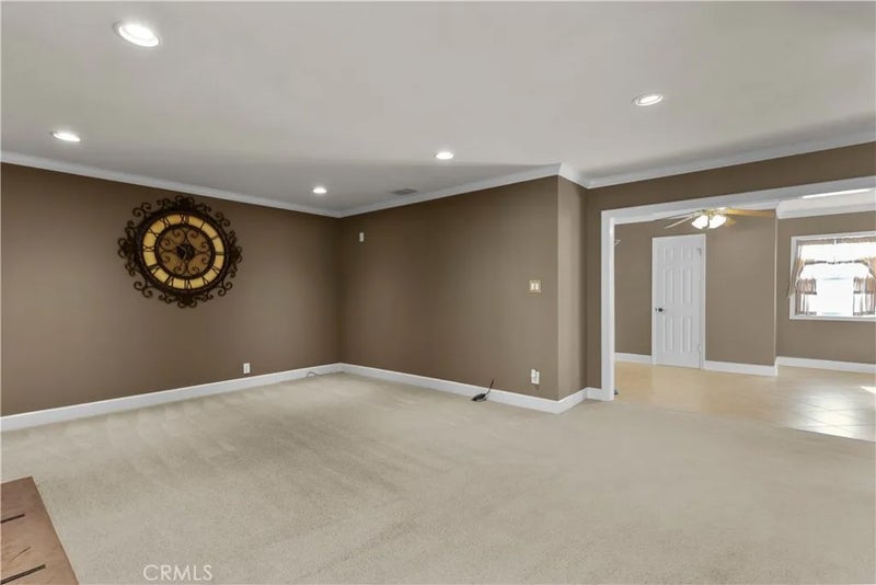 2929 E Hamilton