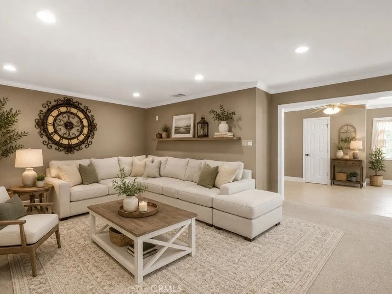 2929 E Hamilton