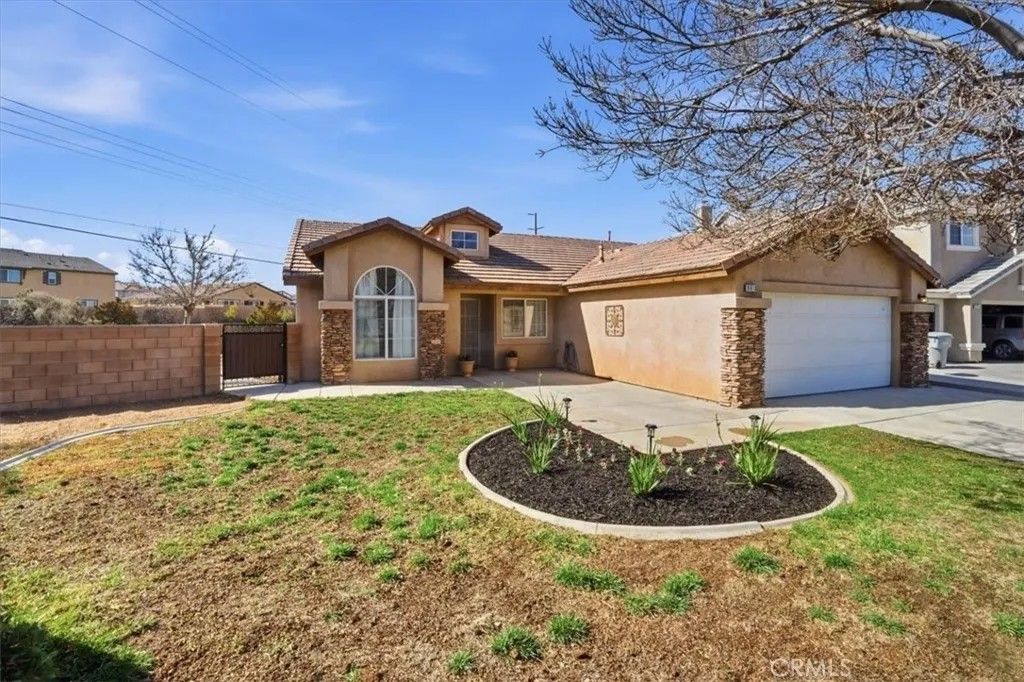 Photo of 8910 Glenwood Ave, Hesperia, CA 92344 (MLS # CV26034783)