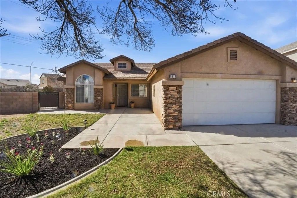 Photo of 8910 Glenwood Ave, Hesperia, CA 92344 (MLS # CV26034783)