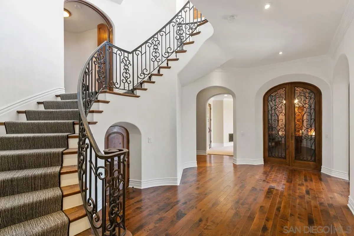 La Jolla, California 92037, United States, 3 Bedrooms Bedrooms, ,5 BathroomsBathrooms,Residential,Active,219857