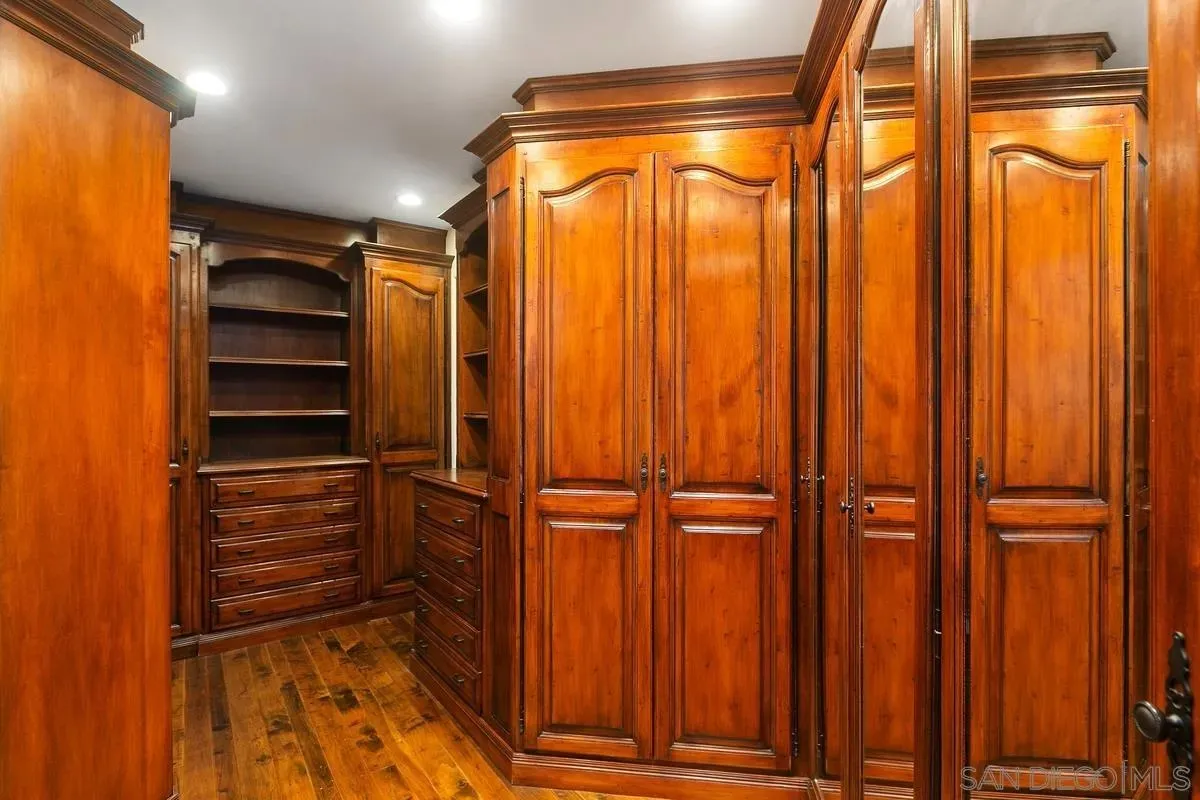 La Jolla, California 92037, United States, 3 Bedrooms Bedrooms, ,5 BathroomsBathrooms,Residential,Active,219857