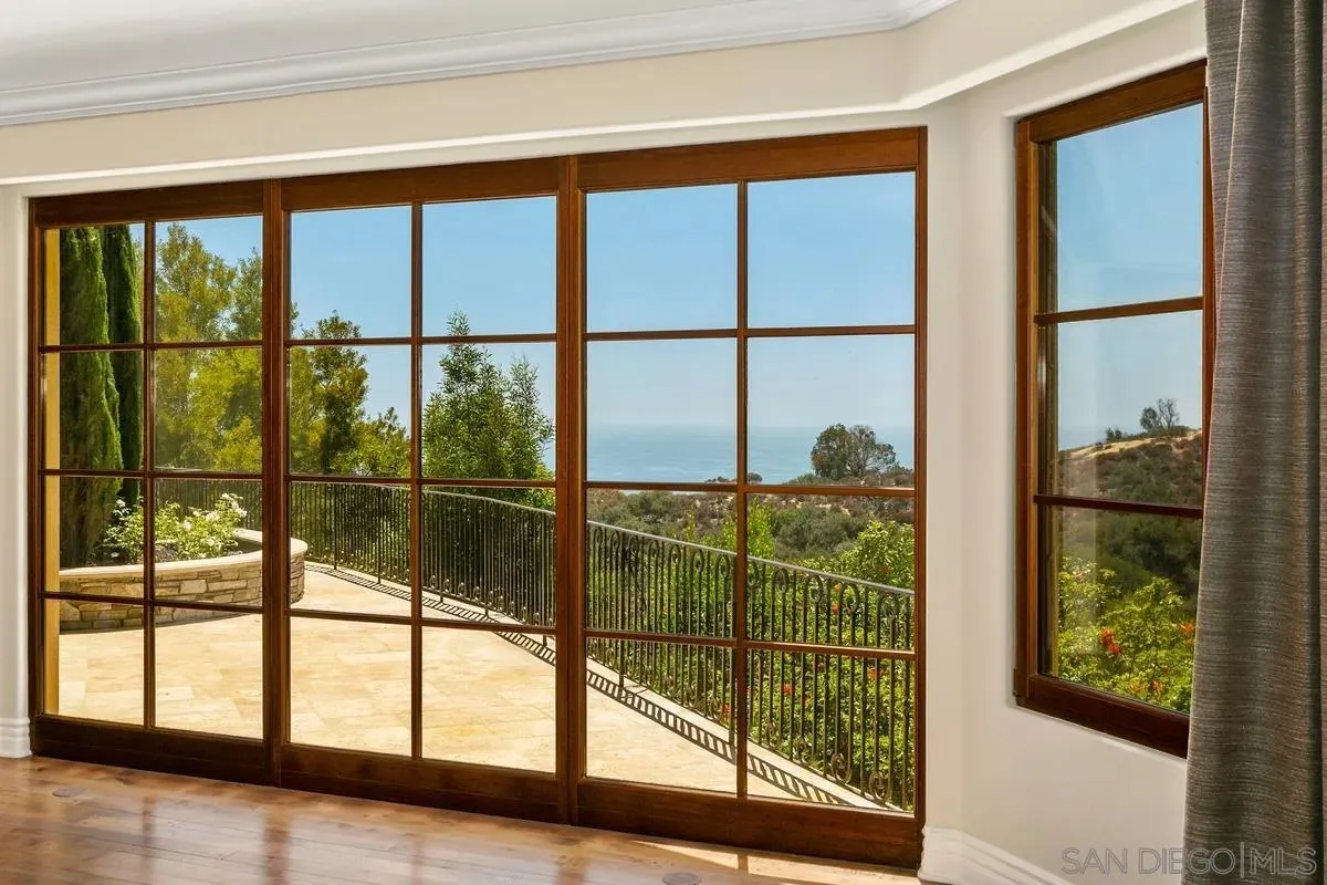 La Jolla, California 92037, United States, 3 Bedrooms Bedrooms, ,5 BathroomsBathrooms,Residential,Active,219857