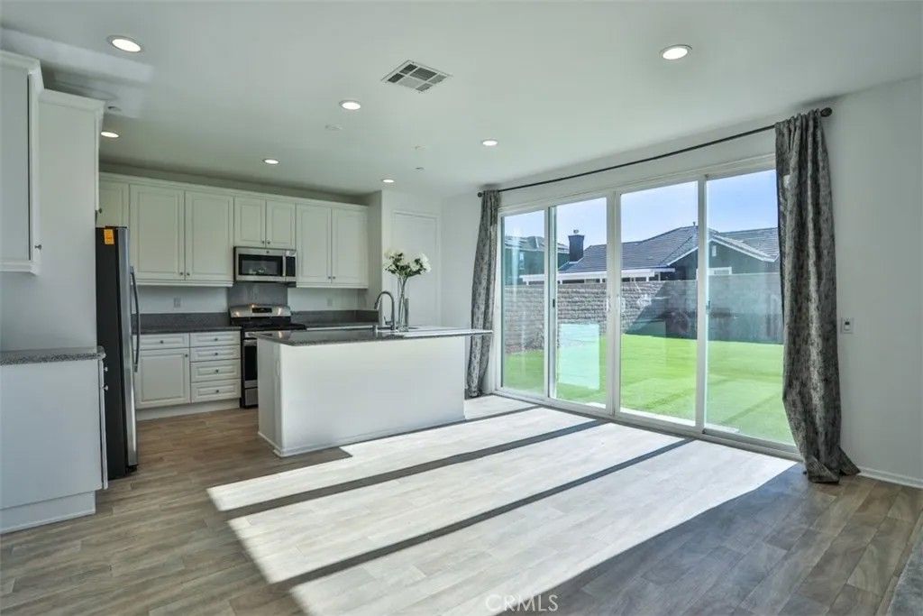 Photo of 6614 Ardmore Court, Palmdale, CA 93552 (MLS # CV25277882)