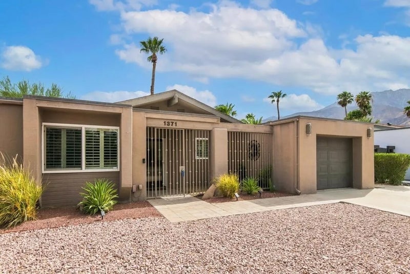 1371 E Francis Drive