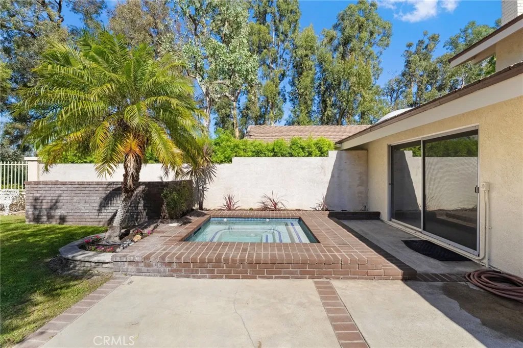 7925 E Horseshoe Trail